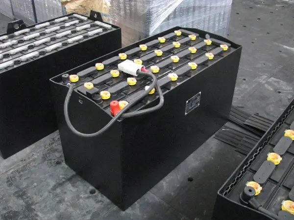 蓄電池使用壽命短有哪些原因造成？